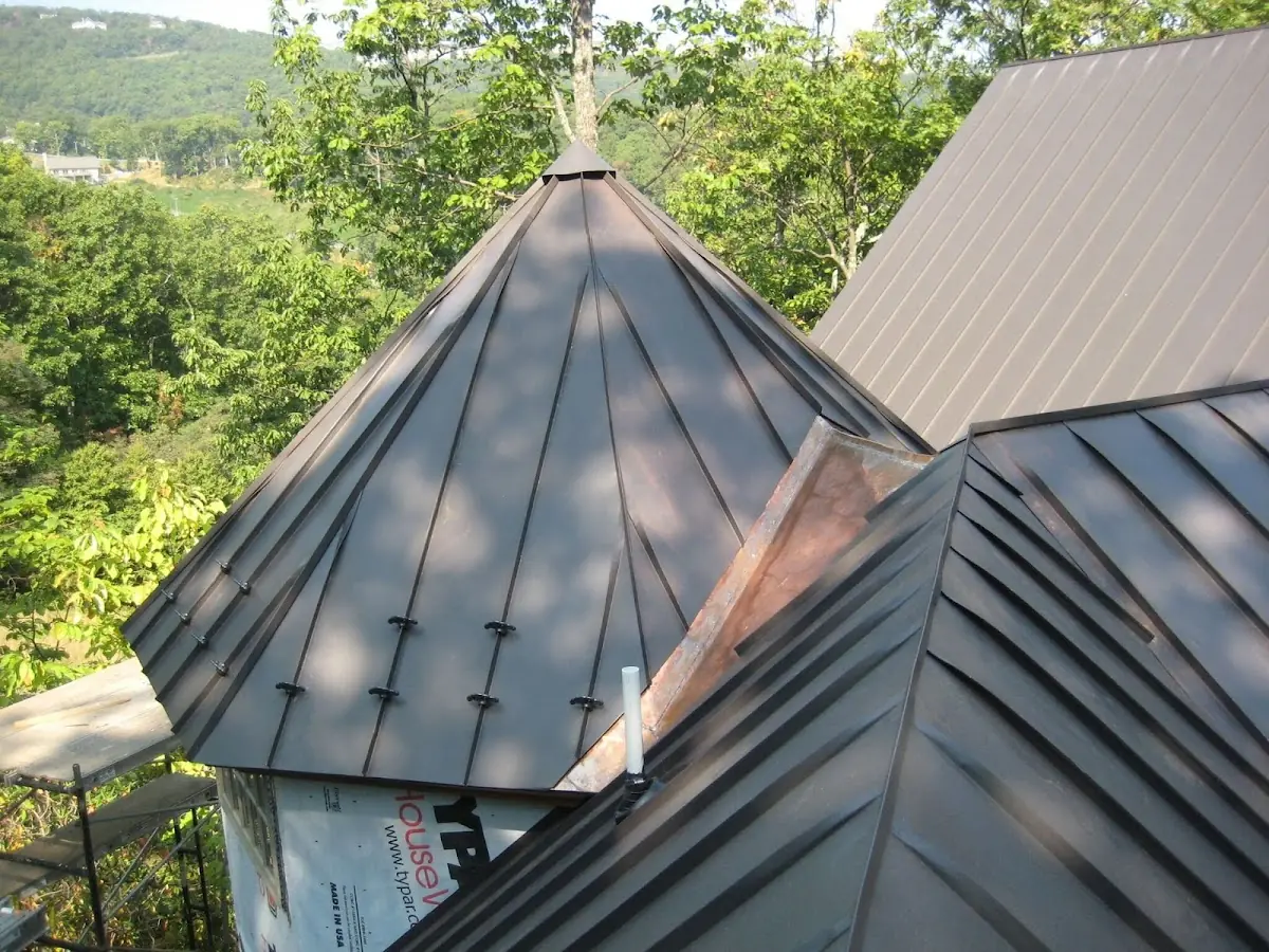 Professional Roof Tarp Installation by Craftsman Roofing in H and H Corner